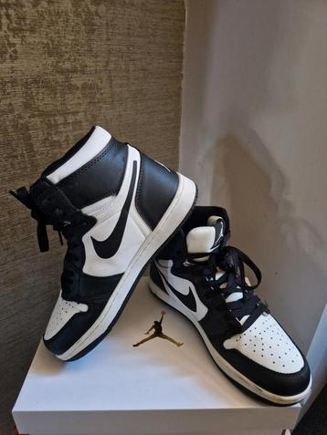 Air Jordan 1 High sneaker maat 37  beschikbaar voor biedingen