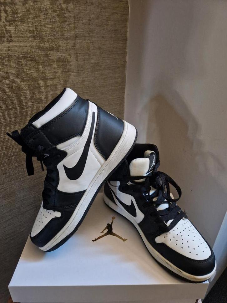 Air Jordan 1 High sneaker maat 37, Kleding | Dames, Schoenen, Zo goed als nieuw, Sneakers of Gympen, Zwart, Ophalen of Verzenden