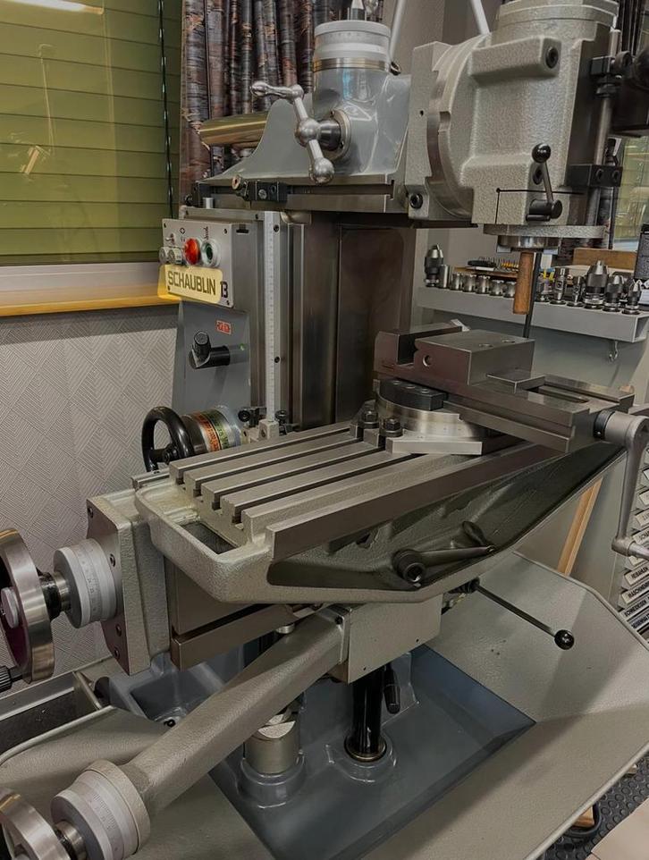 Schaublin 13 - nieuwstaat, Doe-het-zelf en Verbouw, Gereedschap | Freesmachines, Zo goed als nieuw, Elektrisch, Overige soorten