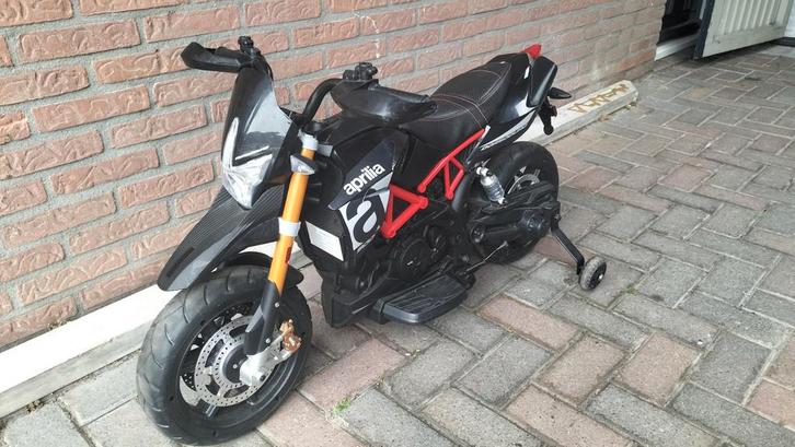 Aprilia elektrische kindermotor met verlichting, Kinderen en Baby's, Speelgoed | Buiten | Accuvoertuigen, Ophalen
