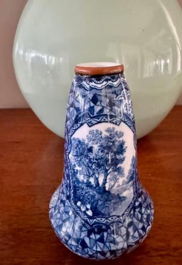  Villeroy & Boch Royal Bonn Flamand vaasje blauw CHCS antiek beschikbaar voor biedingen