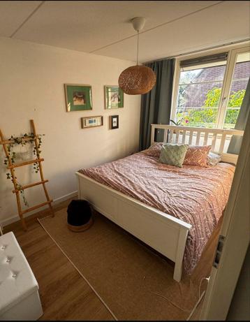 Ikea Bedframe 160x200 + Slattenbodem - afbeelding 1