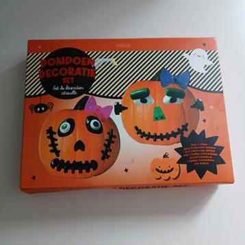 Pompoen Decoratie Set - Knutselplezier voor Halloween! beschikbaar voor biedingen