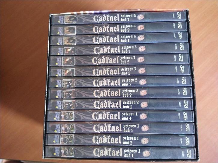 13-DVD-set Cadfael. De complete collectie, Cd's en Dvd's, Dvd's | Tv en Series, Zo goed als nieuw, Overige genres, Vanaf 12 jaar