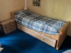 Steigerhouten bed met nachtkastje, Ophalen, Gebruikt, Eenpersoons
