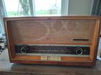 Oude retro Grundig radio, Ophalen