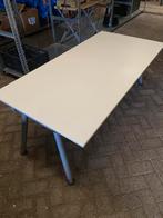 Computer tafel bureau ikea wit, Ophalen, In hoogte verstelbaar, Zo goed als nieuw