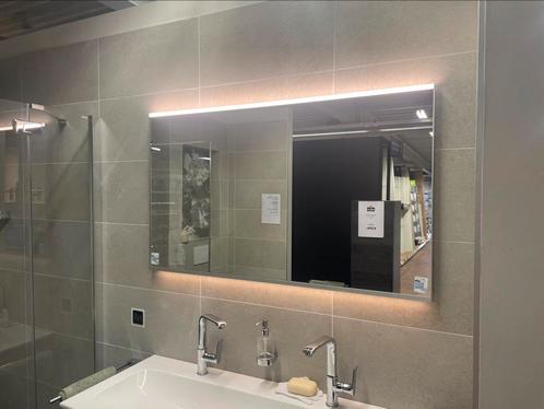 Geberit option 120cm spiegel met verlichting en verwarming, Huis en Inrichting, Badkamer | Complete badkamers, Zo goed als nieuw