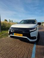 UNIEKE BLACK&WHITE MITSUBISHI OUTLANDER PHEV 2021, Automaat, 135 pk, Outlander, 4 cilinders
