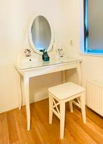 Ikea Hemnes toilettafel met spiegel inclusief krukje., Huis en Inrichting, Ophalen of Verzenden, Zo goed als nieuw, 50 tot 100 cm