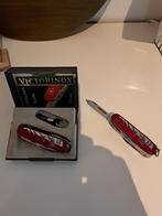 Victorinox Swiss Champ 100 mes zakmes, Caravans en Kamperen, Kampeergereedschap, Ophalen of Verzenden, Zo goed als nieuw