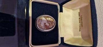 Diversen oude sieraden  beschikbaar voor biedingen