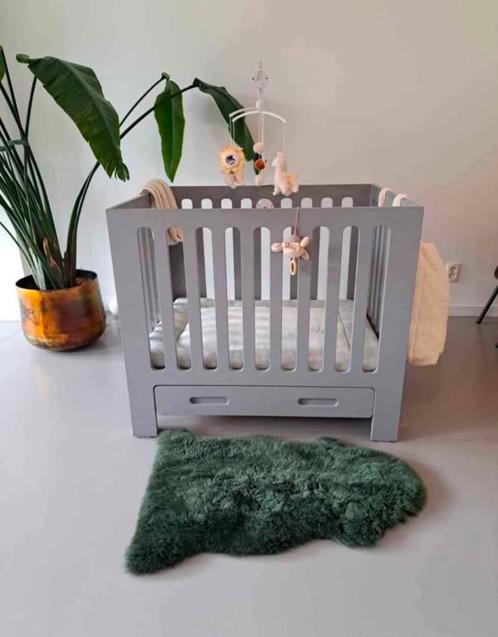 Complete Baby Box Set met Koeka Boxkleed en Muziekmobiel, Kinderen en Baby's, Boxen, Zo goed als nieuw, Boxkleed, Ophalen of Verzenden