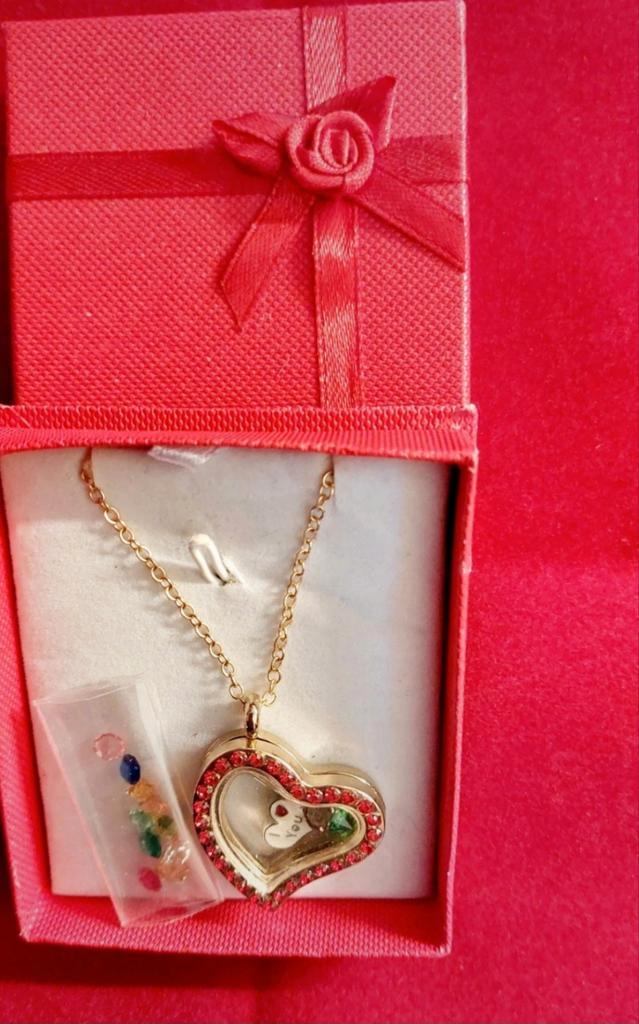 Gouden Hart Locket Ketting met Strass & Kleurrijke Steentjes, Sieraden, Tassen en Uiterlijk, Kettingen, Nieuw, Overige materialen