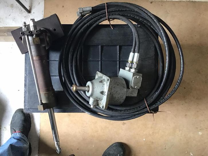 Zware stuurcylinder compleet, Watersport en Boten, Bootonderdelen, Ankeren en Afmeren, Zeilboot of Motorboot, Ophalen of Verzenden