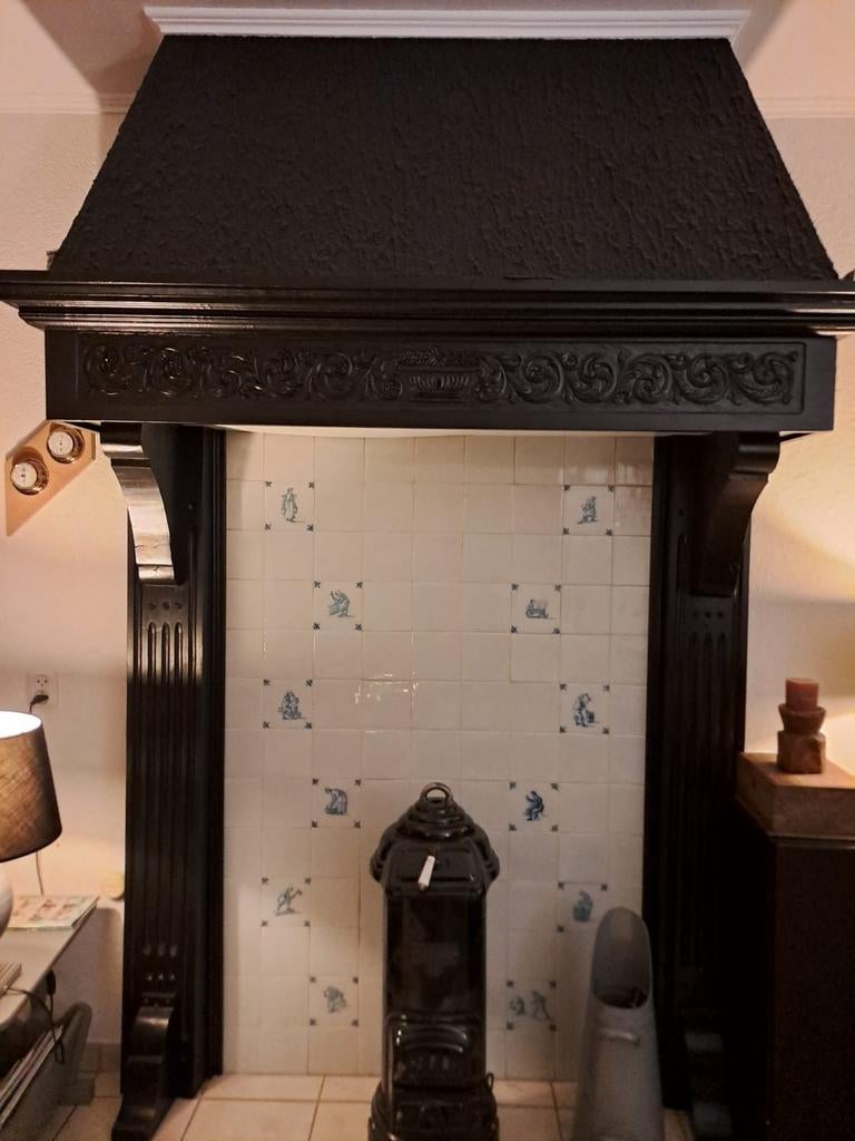 Zwarte potkachel, met fraaie witte handgreep., Ophalen, Gebruikt, Vrijstaande haard, Houthaard