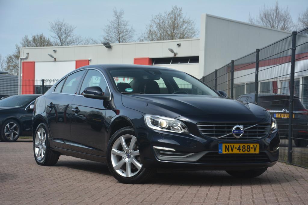 Volvo S60 1.5 T3 Nordic+ | Navigatie | Xenon | Bluetooth | C, Auto's, 4 cilinders, Blauw, Origineel Nederlands, Sedan