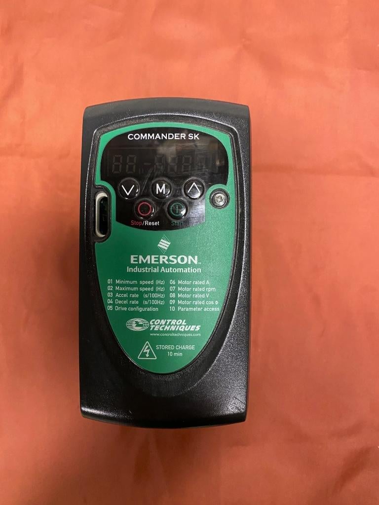 Control techniques commander sk frequentieregelaar, Hobby en Vrije tijd, Elektronica-componenten, Nieuw, Ophalen