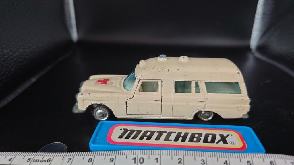 Matchbox King Size K-6 Mercedes Benz Binz Ambulance, Hobby en Vrije tijd, Modelauto's | 1:43, Ophalen of Verzenden, Gebruikt, Auto