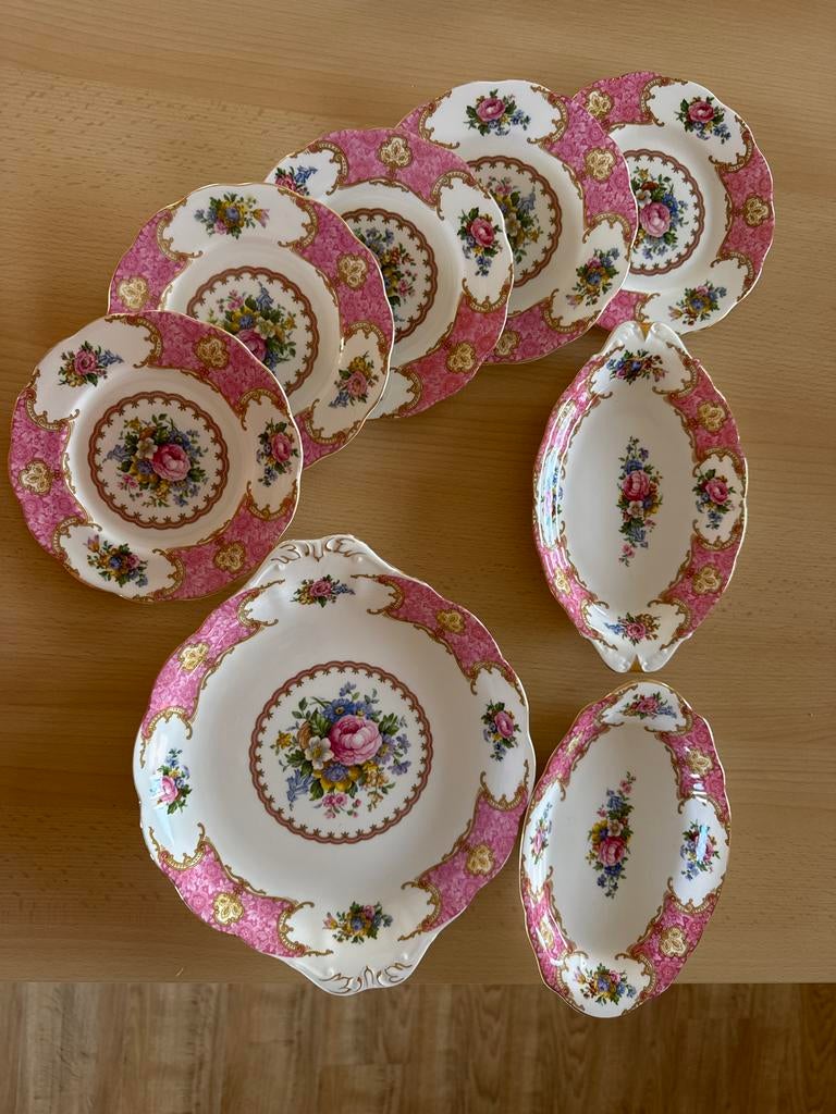 Royal Albert Lady Carlyle serviesdelen, Antiek en Kunst, Ophalen of Verzenden