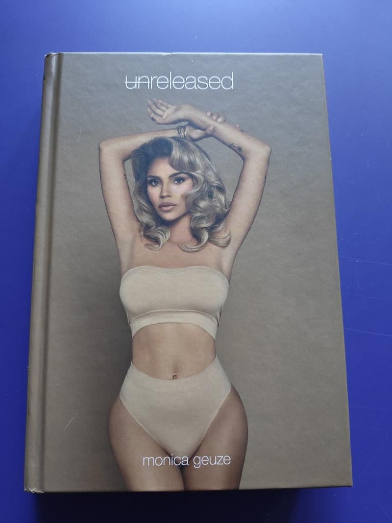 Monica Geuze - Unreleased (Hardcover Boek), Ophalen of Verzenden, Zo goed als nieuw, Monica Geuze