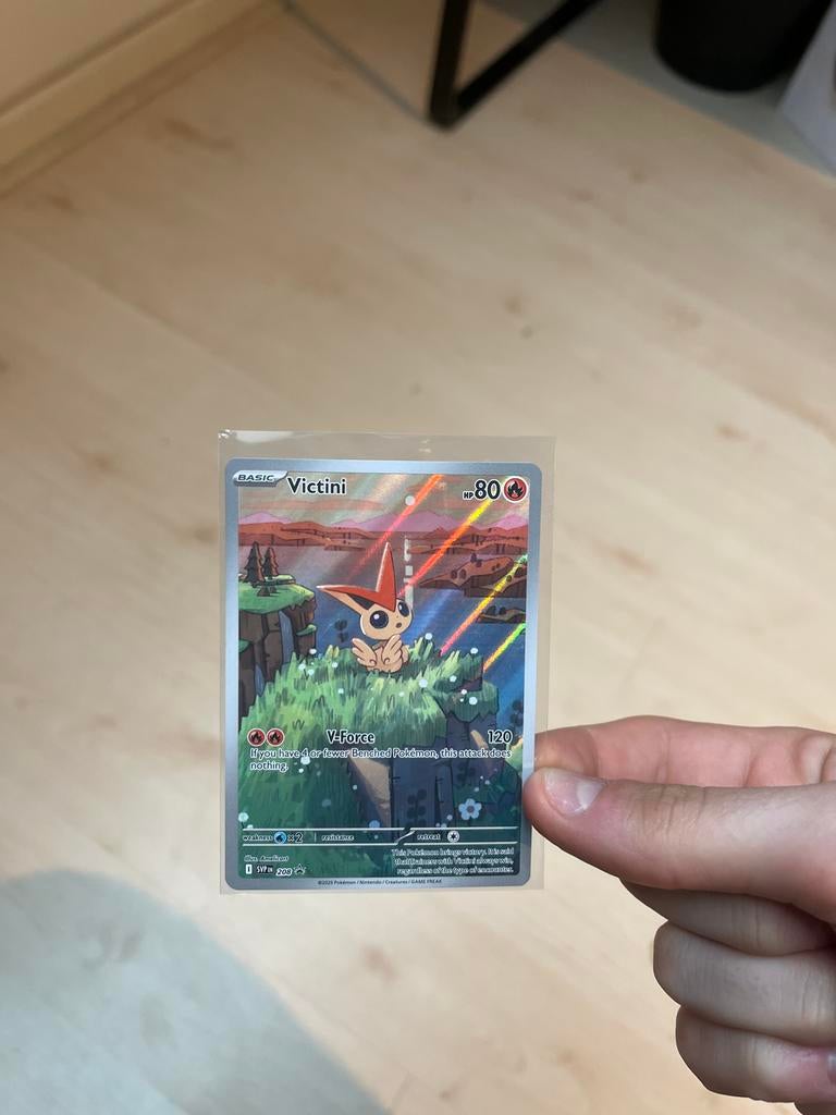 Victini 208 Black Star Promo Pokémon kaart mint, Hobby en Vrije tijd, Verzamelkaartspellen | Pokémon, Ophalen of Verzenden, Zo goed als nieuw