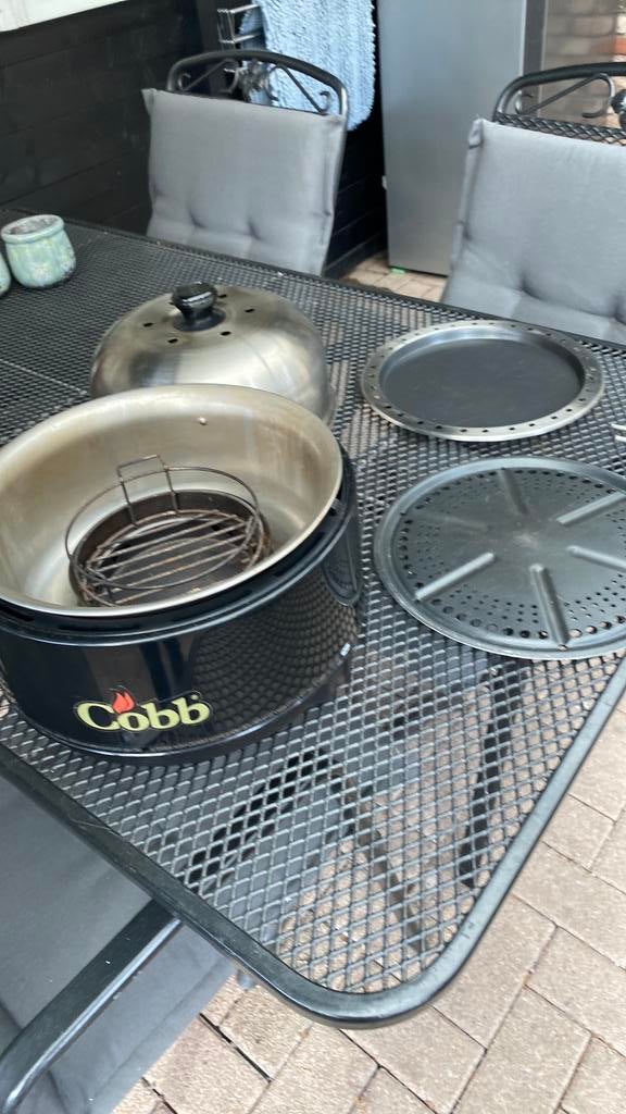 Cobb houtskool barbecue  grill en bakplaat, Tuin en Terras, Houtskoolbarbecues, Ophalen, Gebruikt