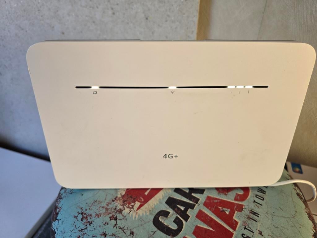 4G+ Router Internetmodem met WiFi - Huawei B535-232, Computers en Software, Routers en Modems, Ophalen of Verzenden