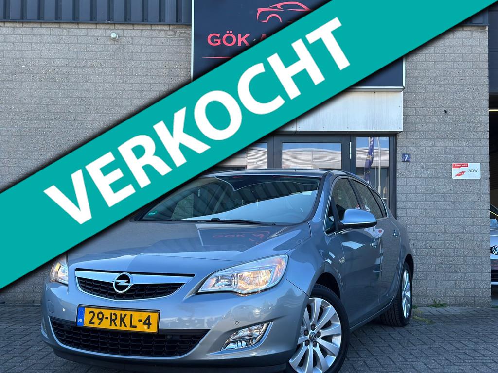 Opel Astra 1.4 Turbo Cosmo / Stoelverwarming / StuurVerwarmi, Auto's, Opel, Euro 5, 15 km/l, Gebruikt, 4 cilinders