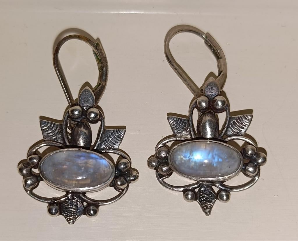 Vintage zilveren art nouveau oorbellen met maansteen., Ophalen of Verzenden, Zo goed als nieuw, Zilver, Zilver