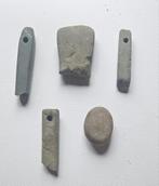 Bodemvondst 5 maal amulet/ slijpsteentjes, Antiek en Kunst, Ophalen of Verzenden