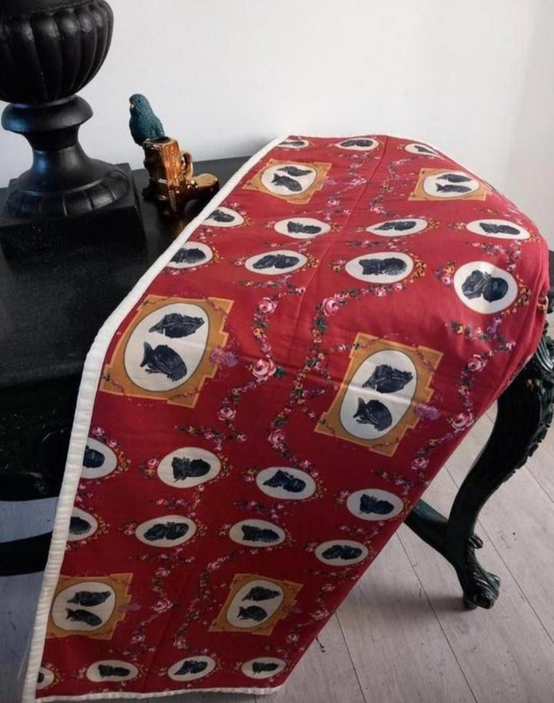 Heel mooi woondeken sprei met lakeien, Huis en Inrichting, Woonaccessoires | Plaids en Woondekens, Ophalen