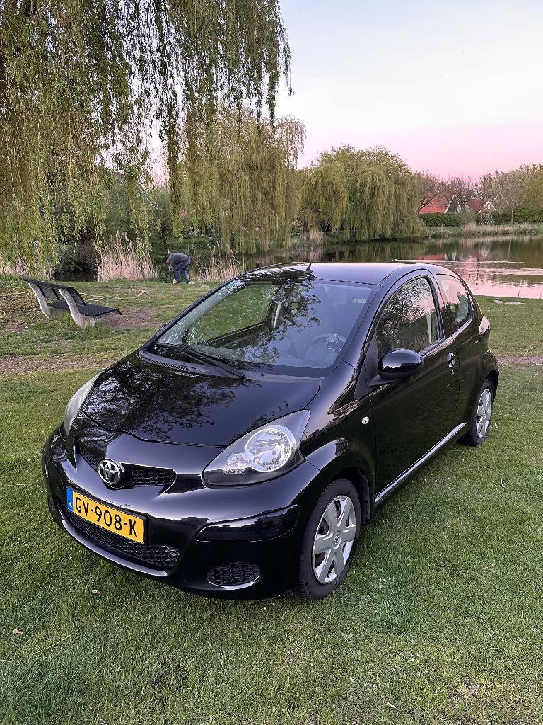 Toyota Aygo 1.0 12V Vvt-i 3DRS MMT 2009 Zwart, Voorwielaandrijving, Stof, Zwart, 4 stoelen