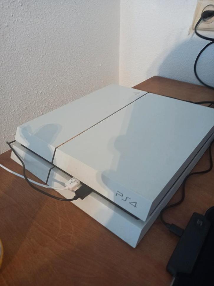 PS4 Slim 500 GB met 2 controllers en HyperX headset, Spelcomputers en Games, Spelcomputers | Sony PlayStation 4, Gebruikt, Slim