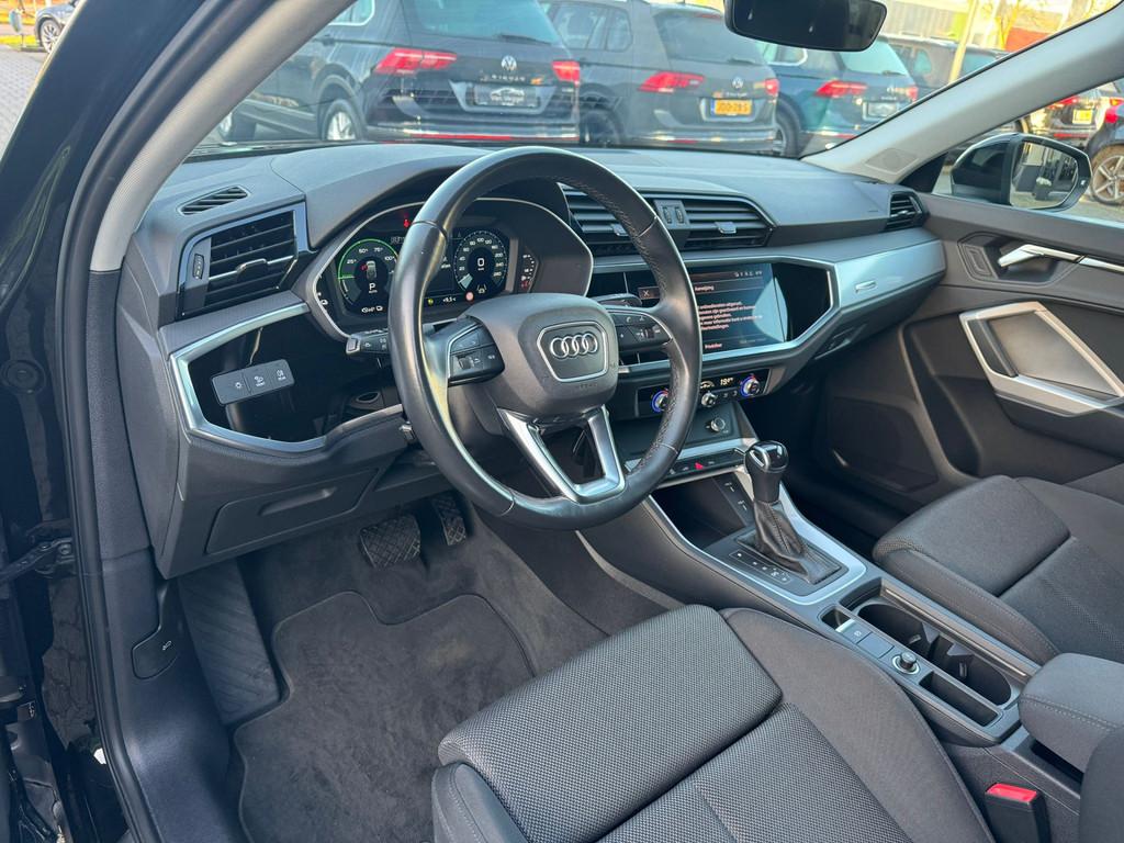 Audi Q3 Sportback 45 TFSI e 245 PK S Edition virual cockpit,, Auto's, Stof, Gebruikt, Zwart, Zwart