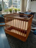 Baby box bruin hout, verstelbare bodem, inklapbaar met lade, Ophalen of Verzenden, Gebruikt, Rechthoekig, Lade