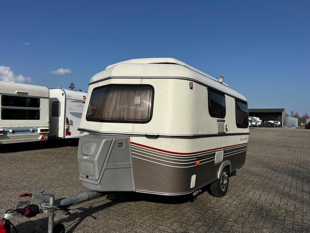 Eriba in zeer goede staat met gratis split airco, Caravans en Kamperen, Overige merken, Rondzit, Tot en met 2, Bedrijf