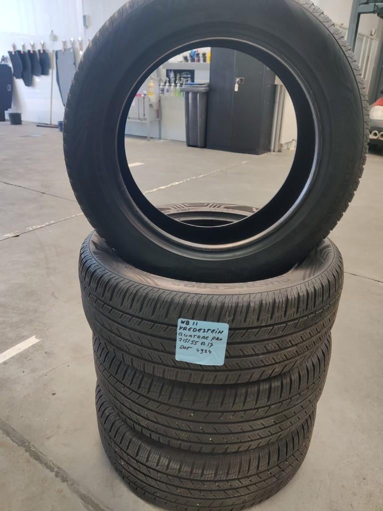 Winterbanden Vredestein Quatrac Pro  215/55 R17 98 W, Ophalen, 17 inch, All Season, Band(en)