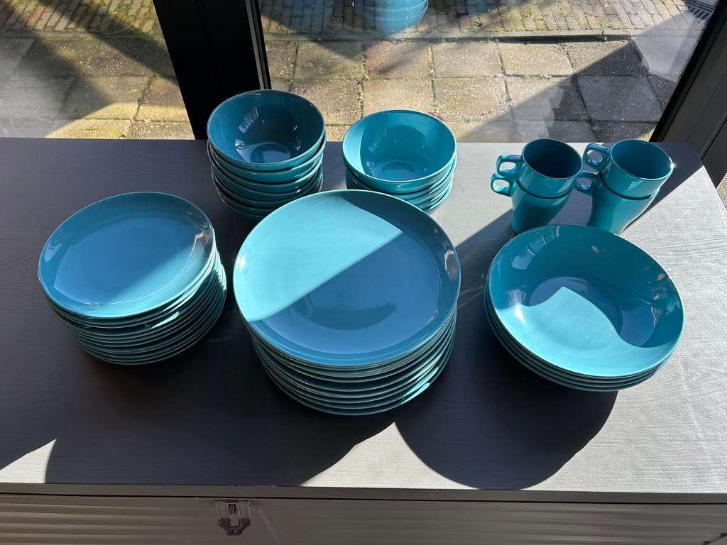 Serviesset Ikea lichtblauw 44 delig, Huis en Inrichting, Keuken | Servies, Ophalen, Gebruikt, Overige stijlen, Compleet servies
