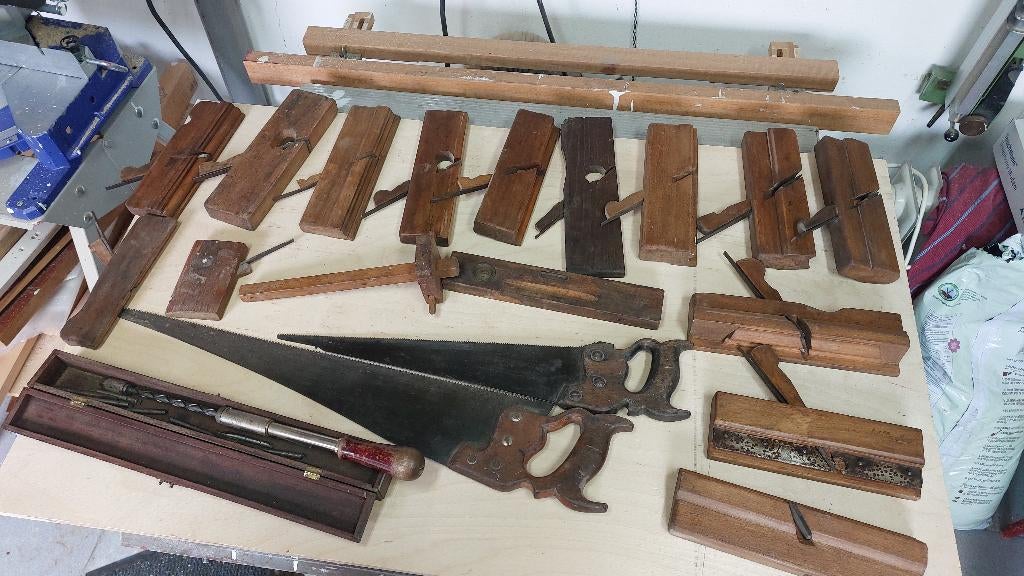 oud handgereedschap antiek, Ophalen