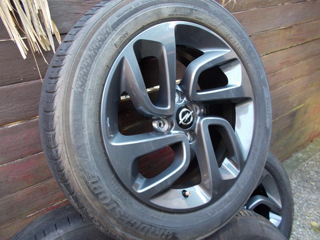 OPEL CROSSLAND X VELGEN ANTRACIET MET ZOMERBANDEN, Auto-onderdelen, Banden en Velgen, Ophalen, 16 inch, Banden en Velgen, 195 mm