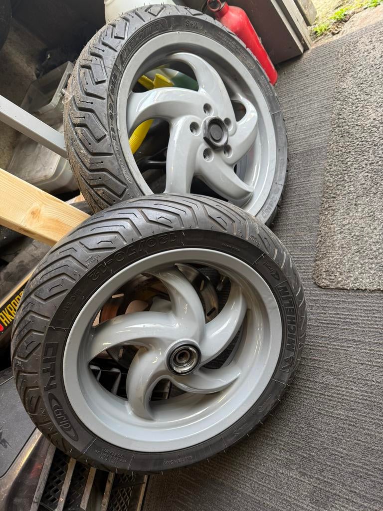 Te koop! Runner 125/180 Dubbeldisk velgen Grijs, Ophalen of Verzenden, Zo goed als nieuw, Overige typen