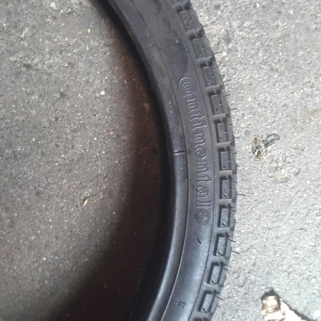 leuk partijtje 16 inch bromfiets banden nieuw., Ophalen of Verzenden, Nieuw, Benzine