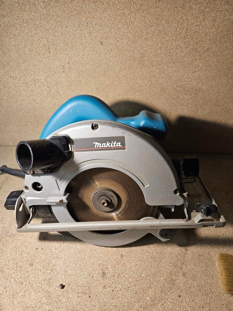 Makita Cirkelzaag 5603R - Krachtige en Betrouwbare Zaag, Ophalen, Gebruikt, Cirkelzaag, 70 mm of meer