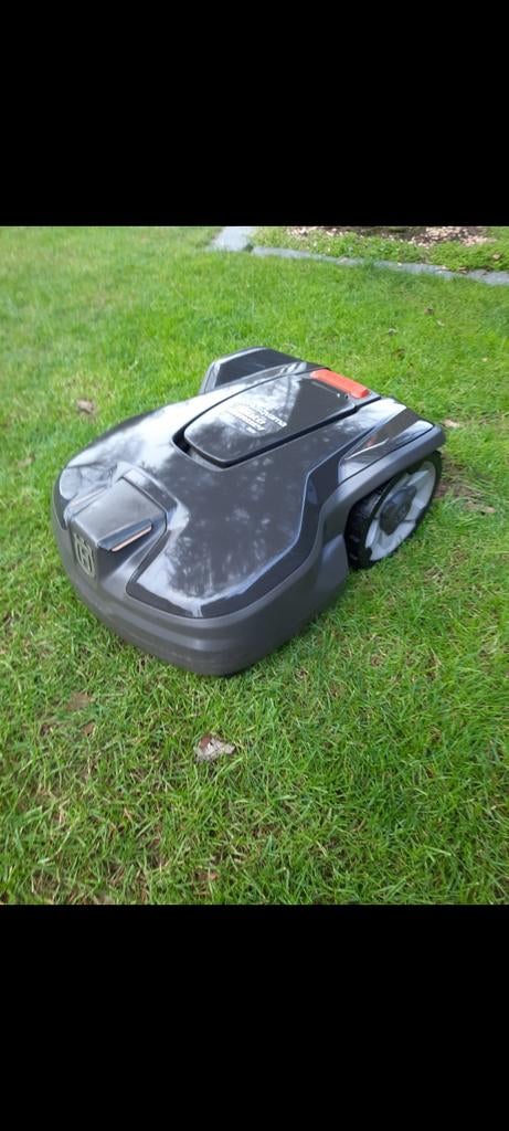 Husqvarna 305 met garantie 2020 evt met huisje., Ophalen, Gebruikt, 20 tot 25 cm