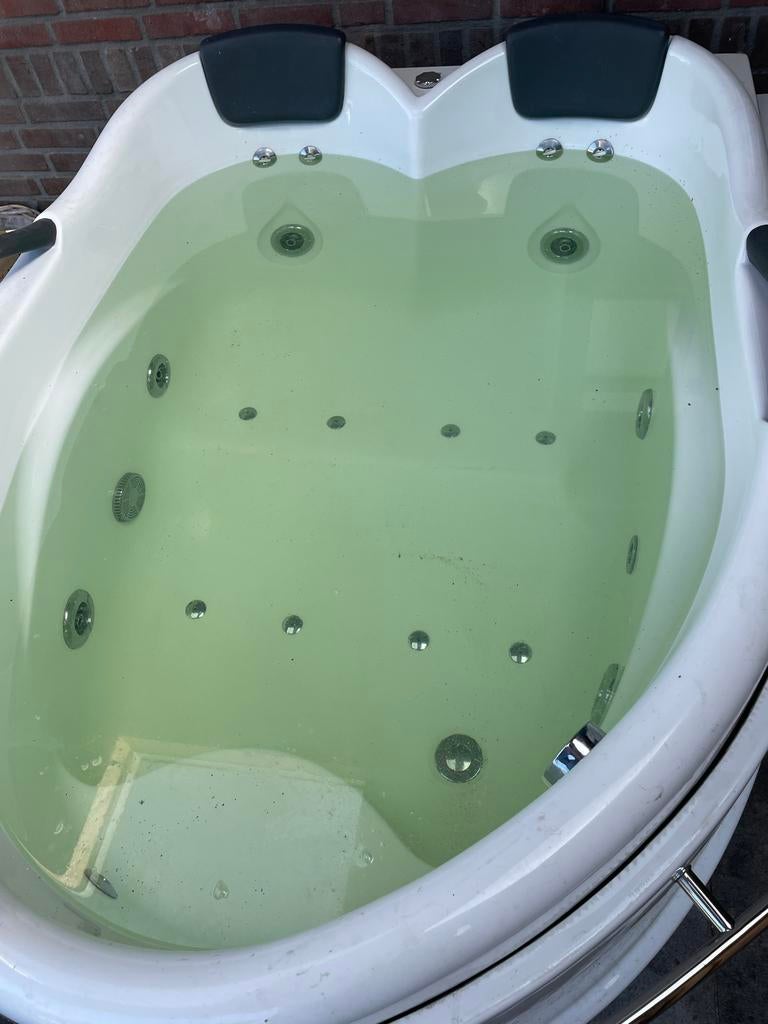 Compacte Jacuzzi / Bubbelbad - Ideaal voor ontspanning, Ophalen, Gebruikt, Vast