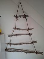 Decoratieve wandhanger van takken. Alleen ophalen!, Ophalen