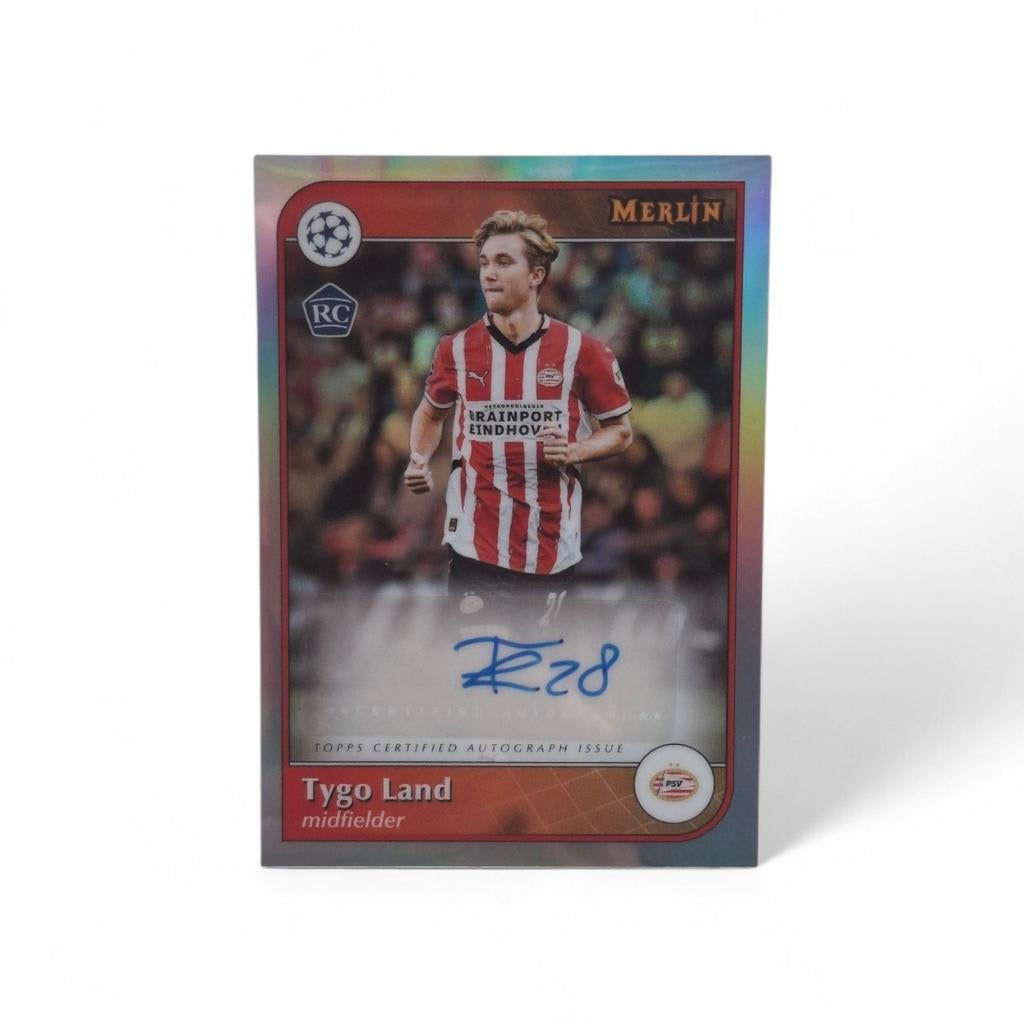 Tygo Land RC AUTO – 2024-25 Topps Merlin PSV Eindhoven Rooky, Ophalen of Verzenden, Nieuw, PSV, Spelerskaart