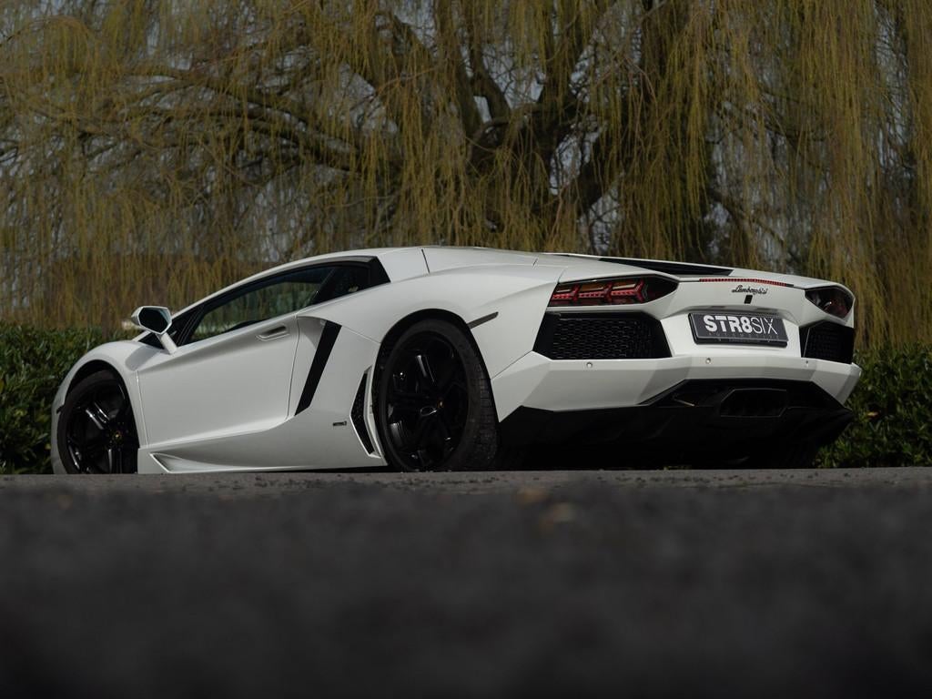Lamborghini Aventador LP700-4 6.5 V12 (2012) 700 PK | Bianco, Auto's, Lamborghini, Automaat, Euro 5, Gebruikt, Zwart