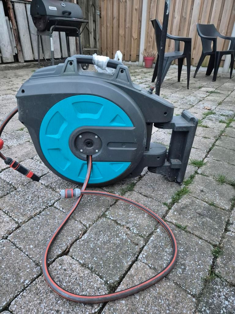 Gardena Slangenhaspel met 30m slang en spuitkop, Tuin en Terras, Tuinslangen, Ophalen, Gebruikt, Tuinslanghaspel